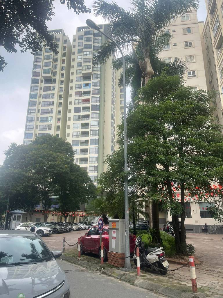 Bán căn 2PN Chung cư E3 Vũ Phạm Hàm, cạnh Khu ĐTM Yên Hòa, DT 95m2, giá 8.5 tỷ có TL